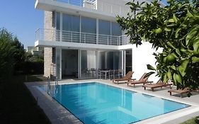 Novron Villa 11